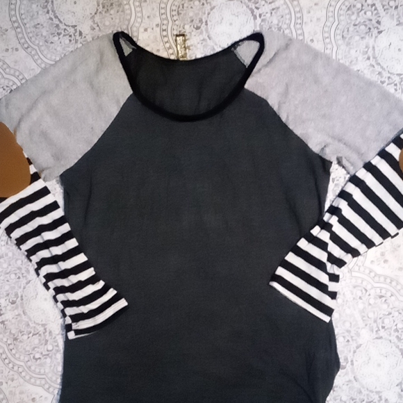 Cute long sleeve top - Picture 9 of 11